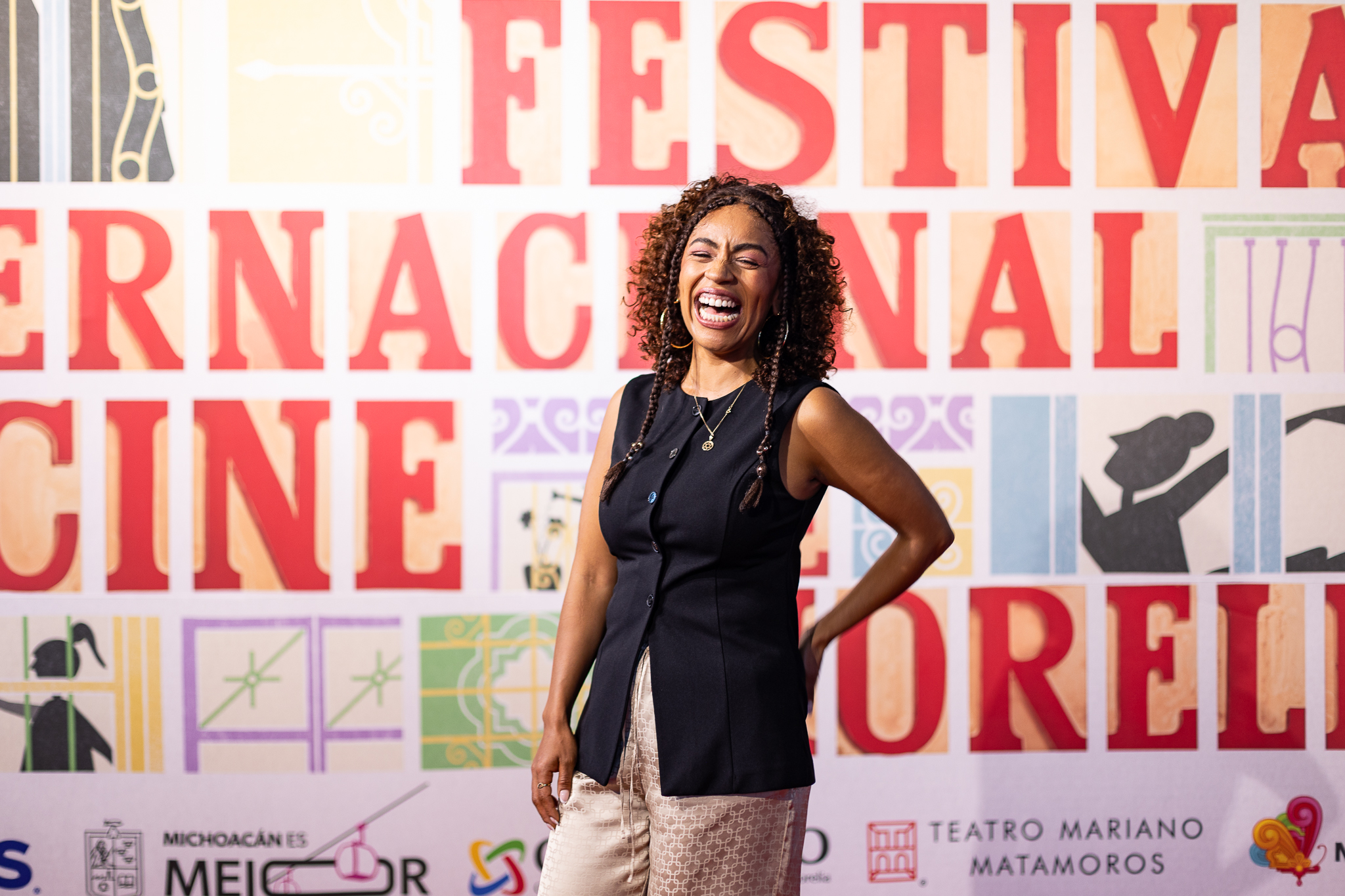 Alfombra roja de SI NO ARDEMOS, CÓMO ILUMINAR LA NOCHE en el 23º FICM