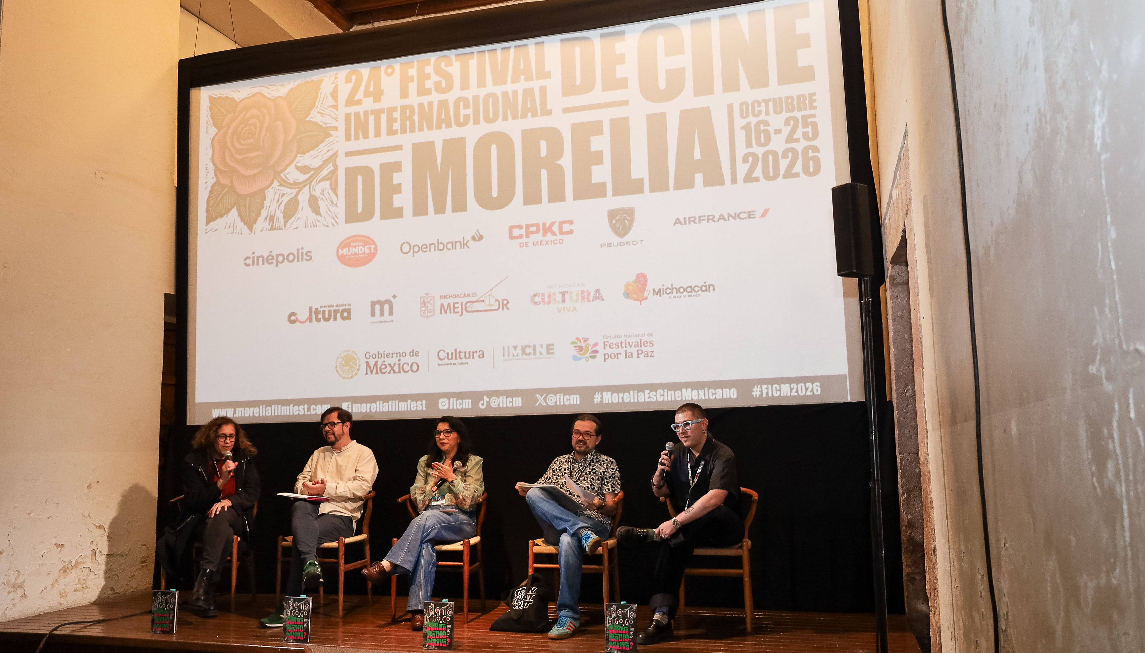Presentación del libro y función