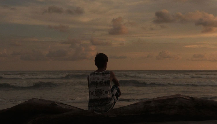 ROJO (2018, dir. María Candelaria Palma Marcelino)