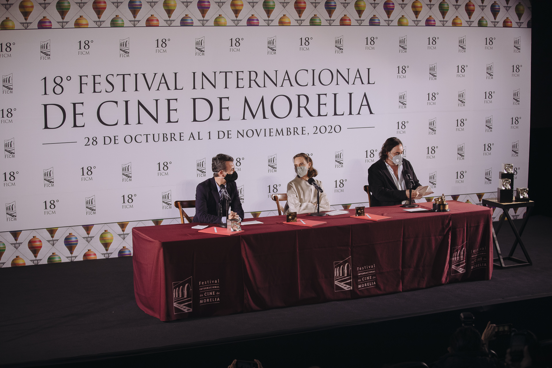 Click to download the program - Festival Internacional de Cinema