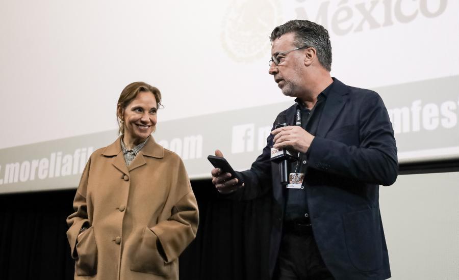 Daniela Michel y Ruairí de Búrcase