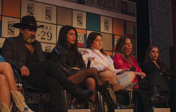 Gerardo Trejoluna, Alejandra Marquéz Abella, Paloma Petra, Karla Hernández, Sofía Torres