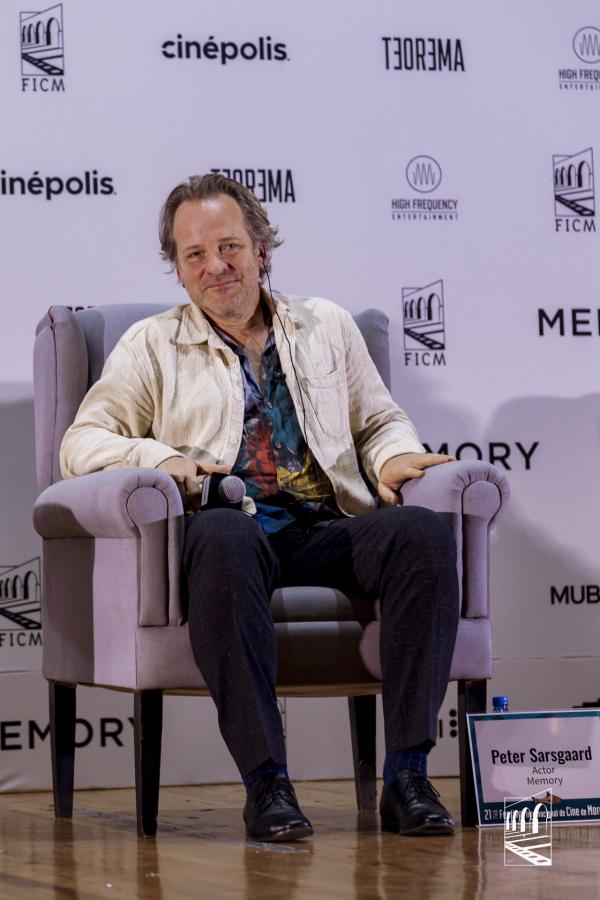 Peter Sarsgaard 