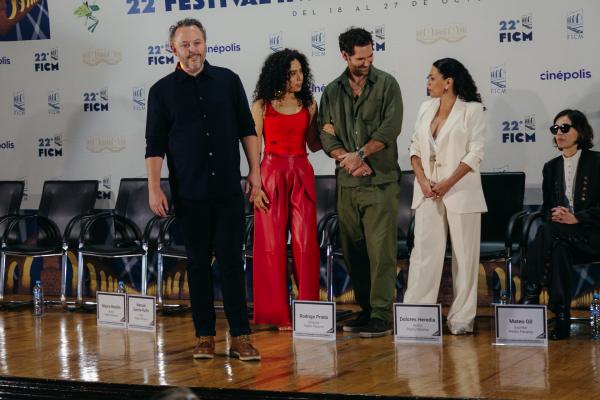 Stacy Perskie, Mayra Batalla, Manuel García-Rulfo, Dolores Heredia, Ilse Salas