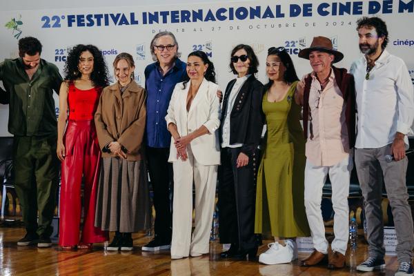 Manuel García-Rulfo, Mayra Batalla, Daniela Michel, Rodrigo Prieto, Dolores Heredia, Ilse Salas, Giovanna Zacarías, Roberto Sosa, Mateo Gil