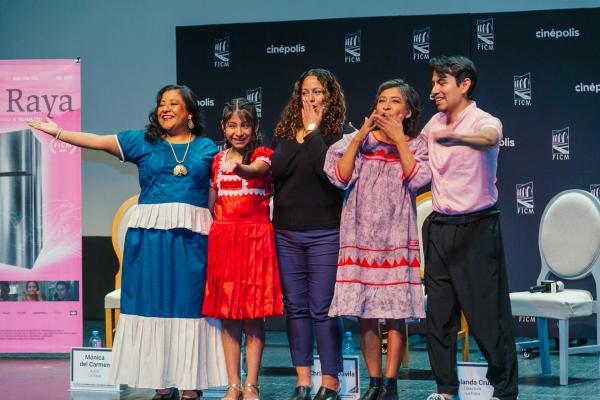 Mónica del Carmen, Diana Itzel Cruz Baltazar, Christine Dávila, Yolanda Cruz, José Salof