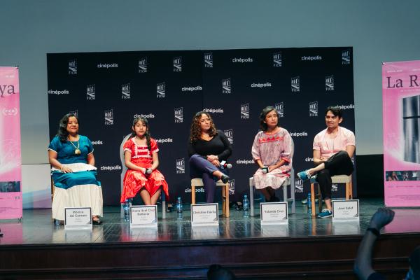 Mónica del Carmen, Diana Itzel Cruz Baltazar, Christine Dávila, José Salof