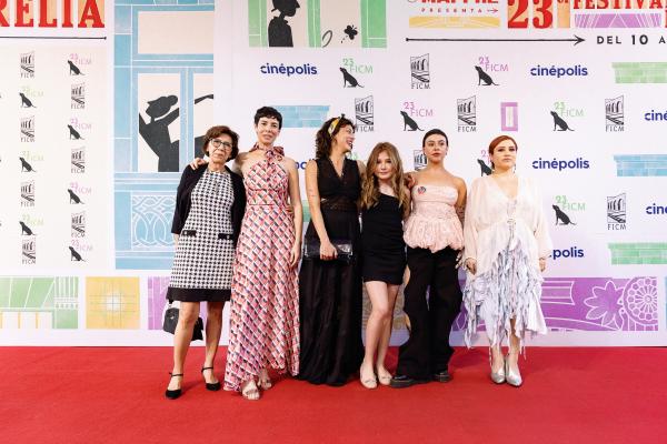 Rosy Rojas, Natalia Plascencia,  Mayra Hermosillo, Aurora Dávila, María Castellá, Paloma Petra