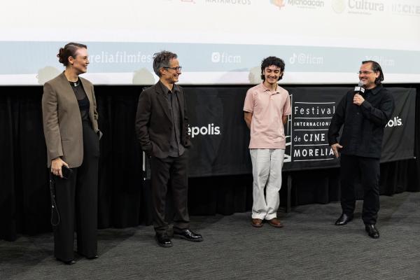 Gael Garcia Bernal, Travis Gutiérrez Senger