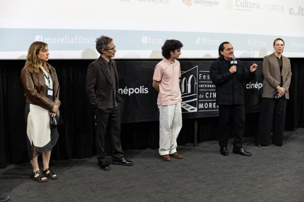 Gael Garcia Bernal, Travis Gutiérrez Senger