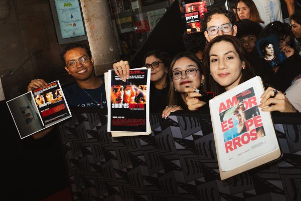Alfombra roja de AMORES PERROS en el 23º FICM