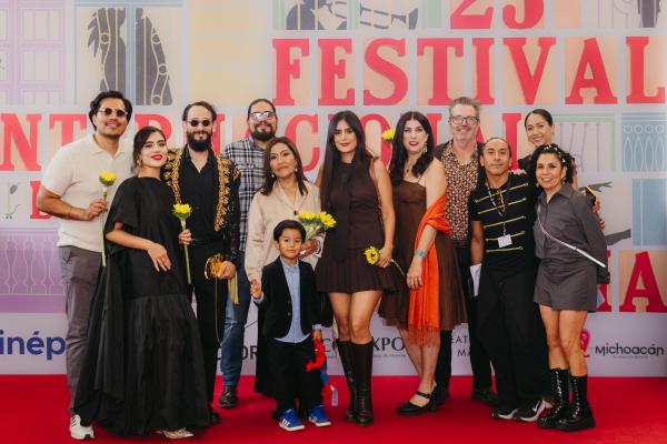 Elenco de LA GLORIA en el 23° FICM