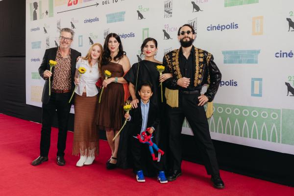 Elenco de LA GLORIA en el 23° FICM