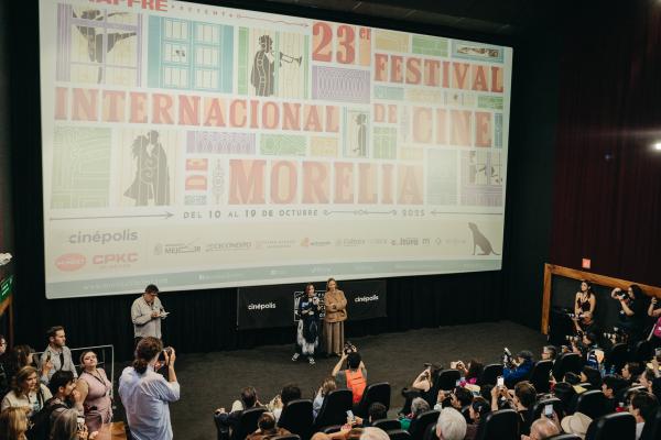 Olivia Harrison, Daniela Michel