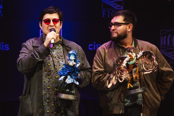 Roy Ambriz, Arturo Ambriz