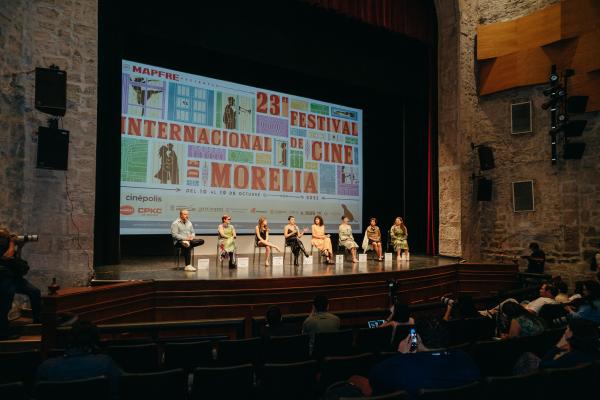 Stacy Perskie, Paloma Petra, Aurora Dávila, María Castellá, Mayra Hermosillo, Natalia Plascencia, Rosy Rojas, Andrea Porras Madero