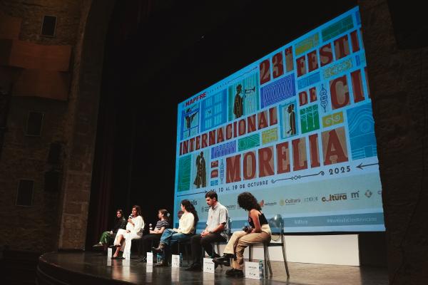 Melissa Nocetti, Mariana Monroy, Valentina Chávez, Kim Torres, Kim PicadoJuan Luis Ayala, 