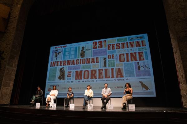 Melissa Nocetti, Mariana Monroy, Valentina Chávez, Kim Torres, Kim PicadoJuan Luis Ayala, 