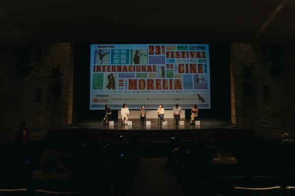 Melissa Nocetti, Mariana Monroy, Valentina Chávez, Kim Torres, Kim PicadoJuan Luis Ayala, 