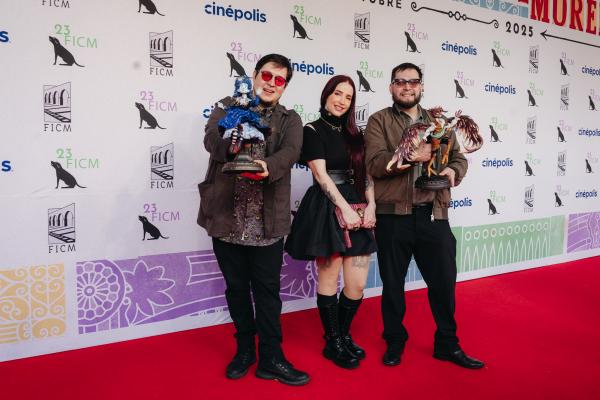 Roy Ambriz, Mireya Mendoza, Arturo Mendoza