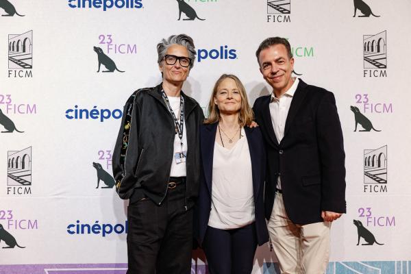 Alexandra Hedison, Jodie Foster, Alejandro Ramírez