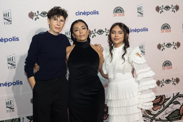 Suzanne Andrews Correa, Adriana Paz y Jennifer Trejo