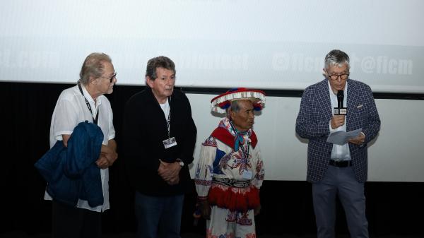 Nicolás Echevarría, Santos Motoapohua de la Torre
