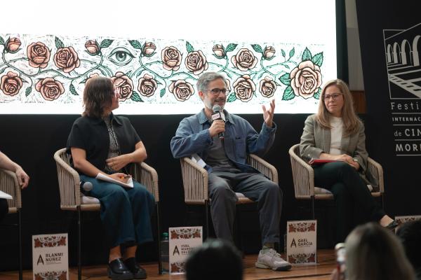 Itzel Martínez del Cañizo, Gael García Bernal y Ana Dumois