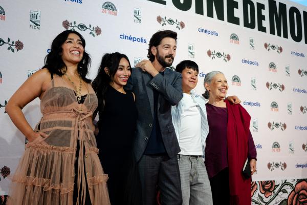 Adriana Paz, Anna Díaz, Diego Luna, Sergio Bautista, Luisa Huertas