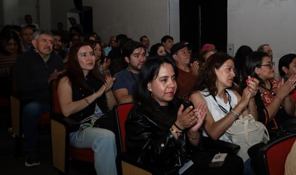 Presentación del libro y función de 5 DE CHOCOLATE Y 1 DE FRESA en el 24° FICM