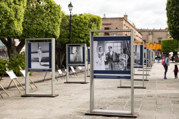 Recorrido FUNDACIÓN TELEVISA por la Plaza Benito Juárez en el 24° FICM