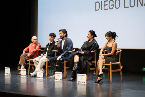 Luisa Huertas, Sergio Bautista, Diego Luna, Adriana Paz, Anna Díaz