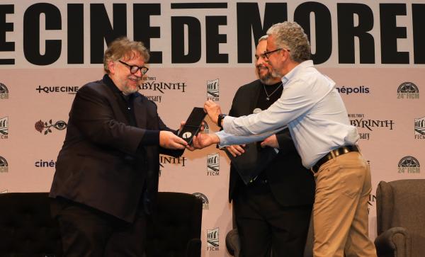 Guillermo del Toro, Hugo Alejandro Concha
