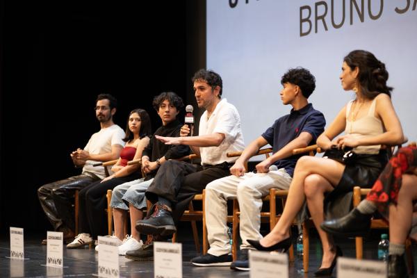 Carlos Quiñonez, Valeria Venegas, Jade Reyes, Bruno Santamaría Razo, Eduardo Gómez, Sofía Espinosa
